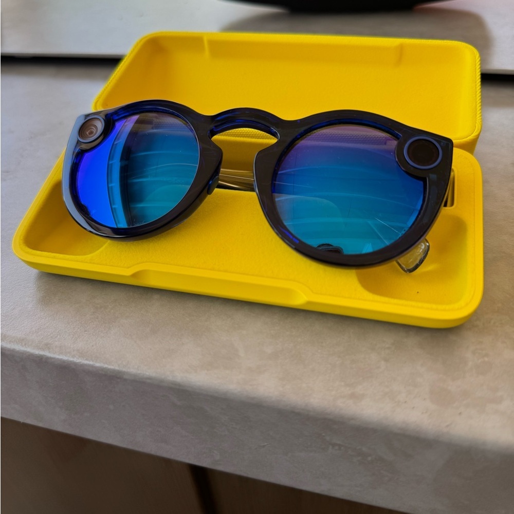 Snapchat Spectacles Blue and Black Sunglasses with‎ Yellow Case